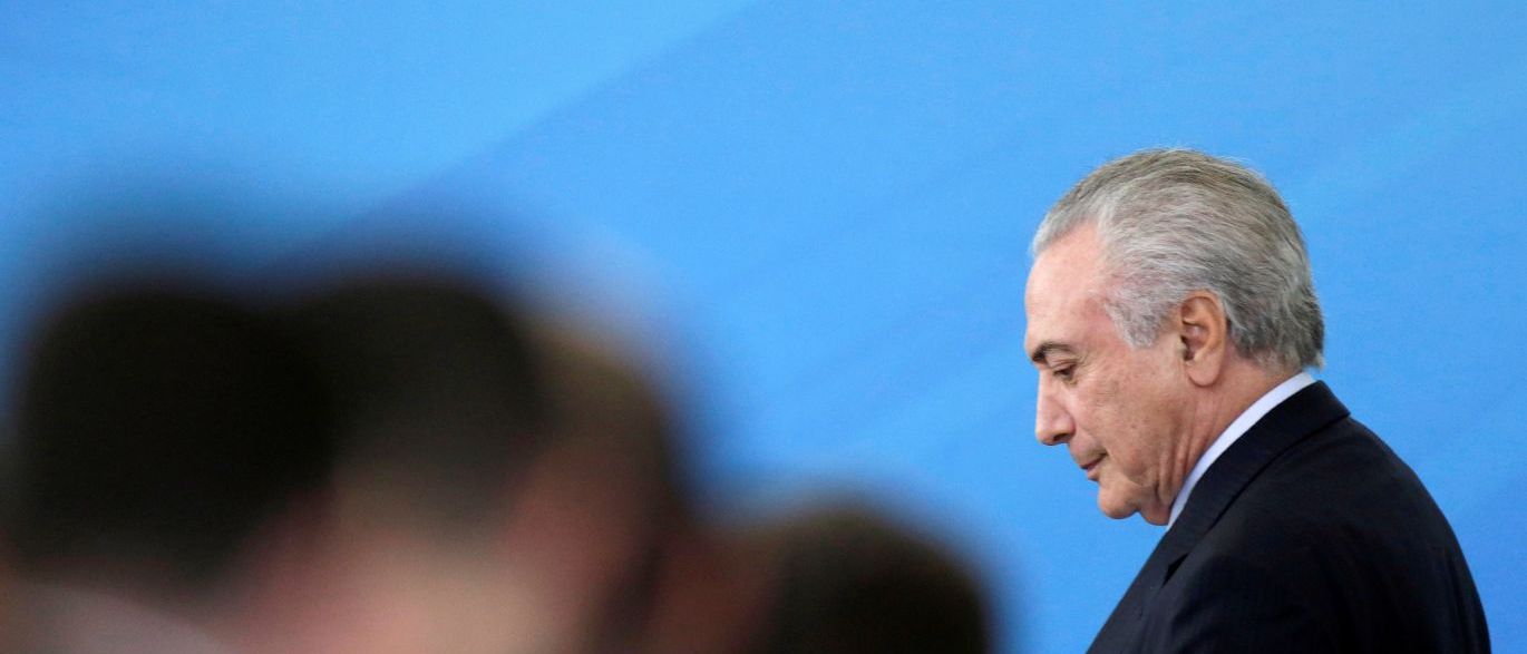 Temer decide manter no governo ministros citados em delações