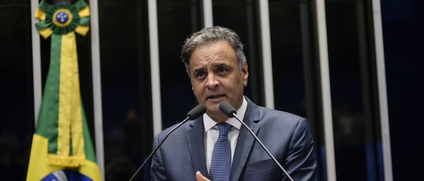 Aécio é notificado a devolver R$ 20 milhões à União