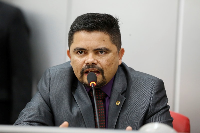 Deputado Jesuíno Boabaid indica melhoria na infraestrutura de ruas da capital e interior