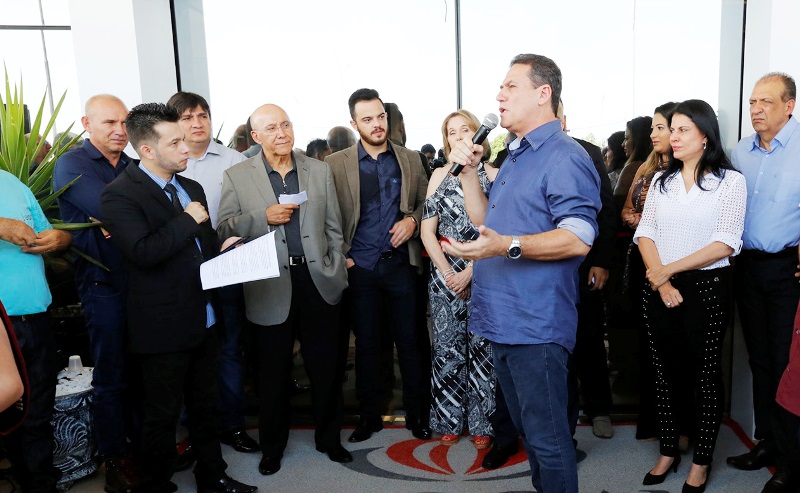 Maurão de Carvalho prestigia inauguração de shopping em Cacoal
