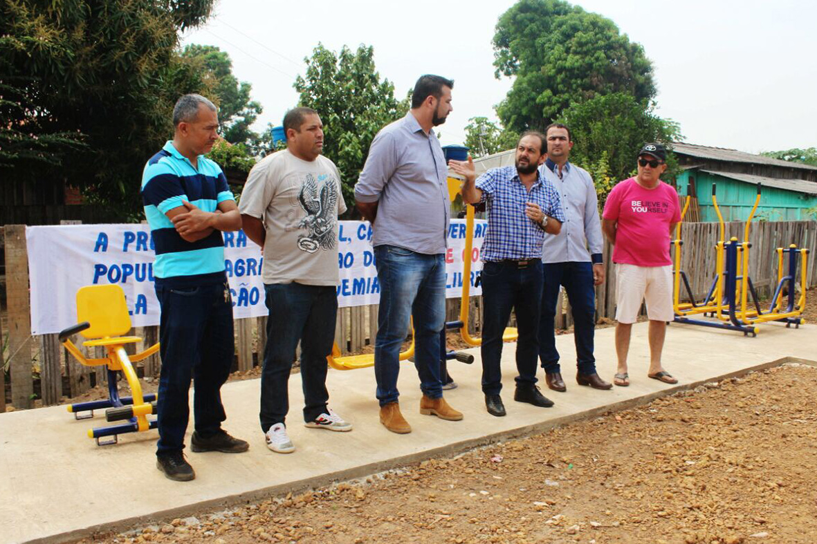 Laerte entrega três academias ao ar livre em Costa Marques e em dois distritos da região
