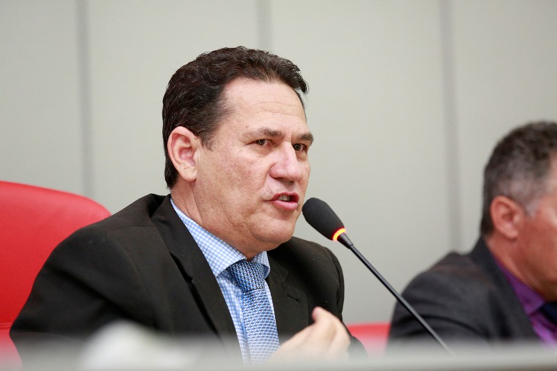 Presidente Maurão de Carvalho reivindica asfalto para Chupinguaia