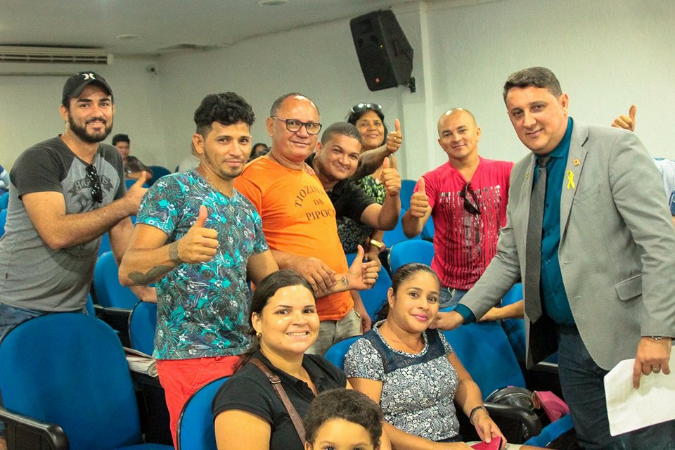 Junior Cavalcante cria projeto que regulamenta ambulantes e Food Trucks