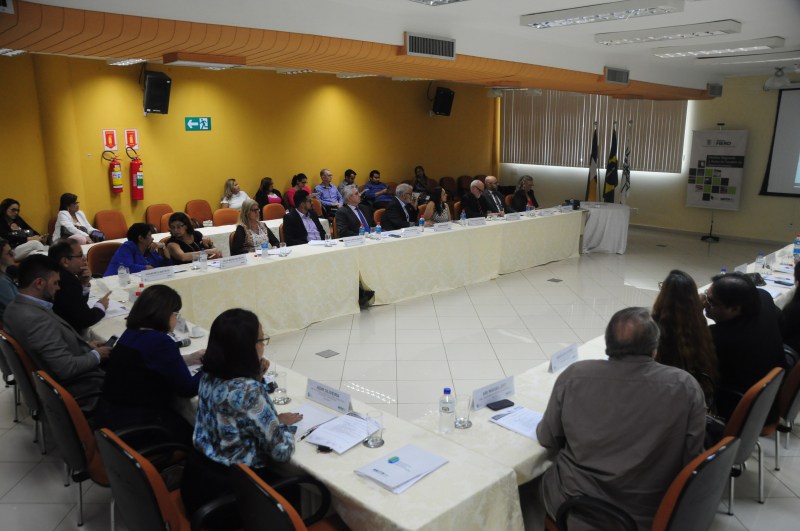 INDICADORES - Conselho reúne membros em prol da educação