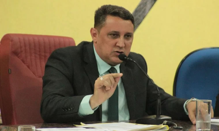 Júnior Cavalcante votou favorável a Lei que beneficia Hospital de Emergência