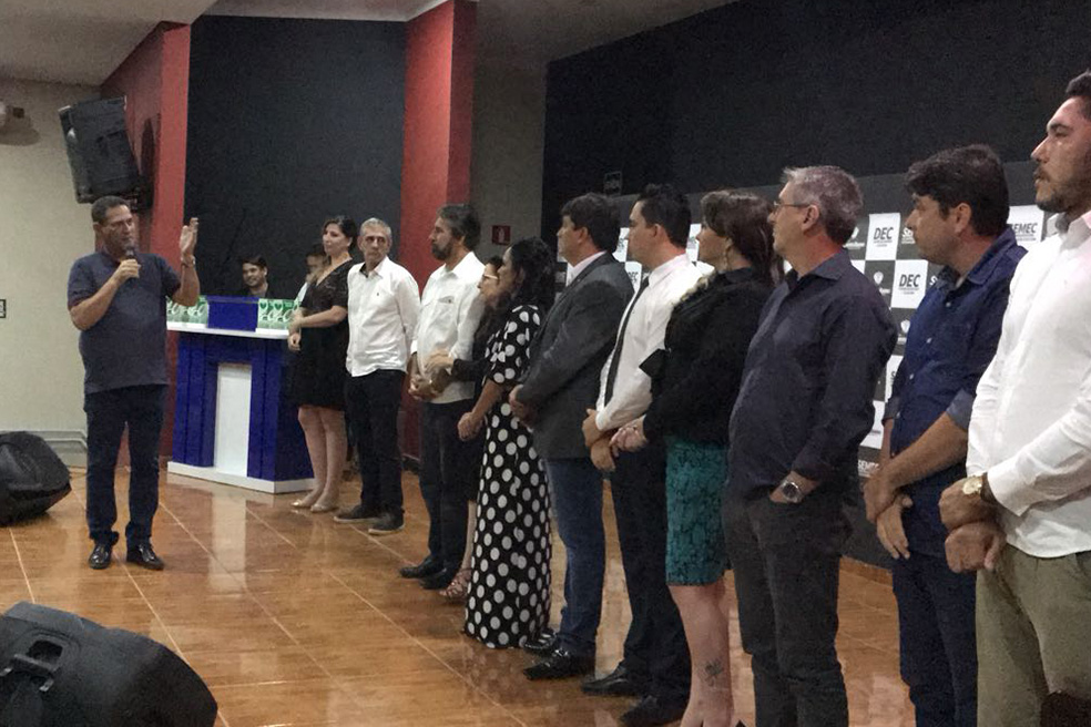 Maurão participa da reinauguração do teatro em Pimenta Bueno