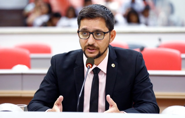 Anderson do Singeperon indica alocação no orçamento de 2018 para prédio da Emater