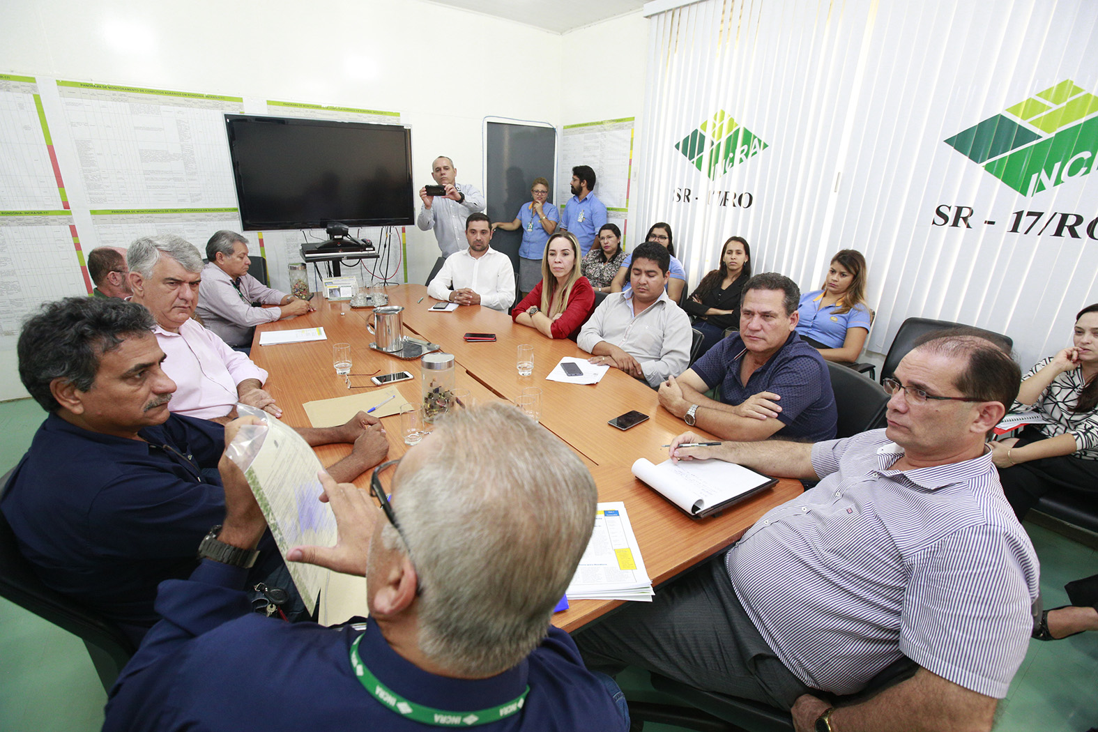 Maurão de Carvalho discute situação fundiária de Rondônia