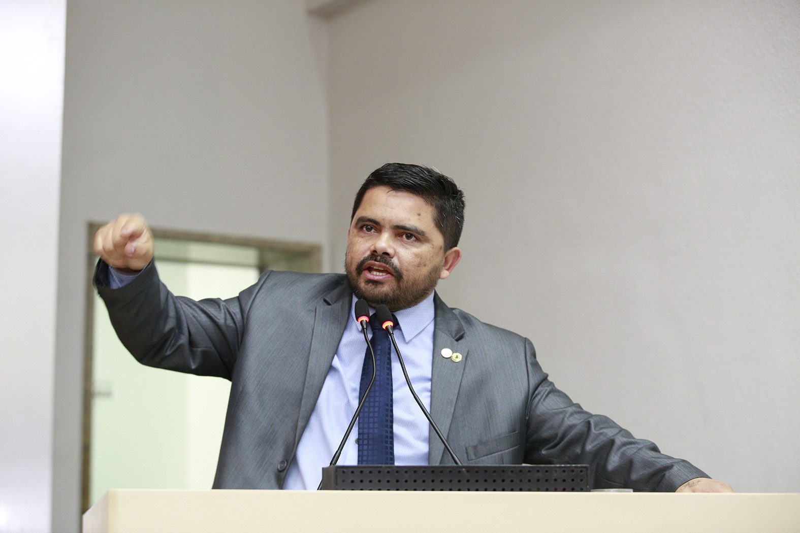 Deputado Jesuíno afirma que prefeito Hildon Chaves está cometendo improbidade administrativa - VÍDEO