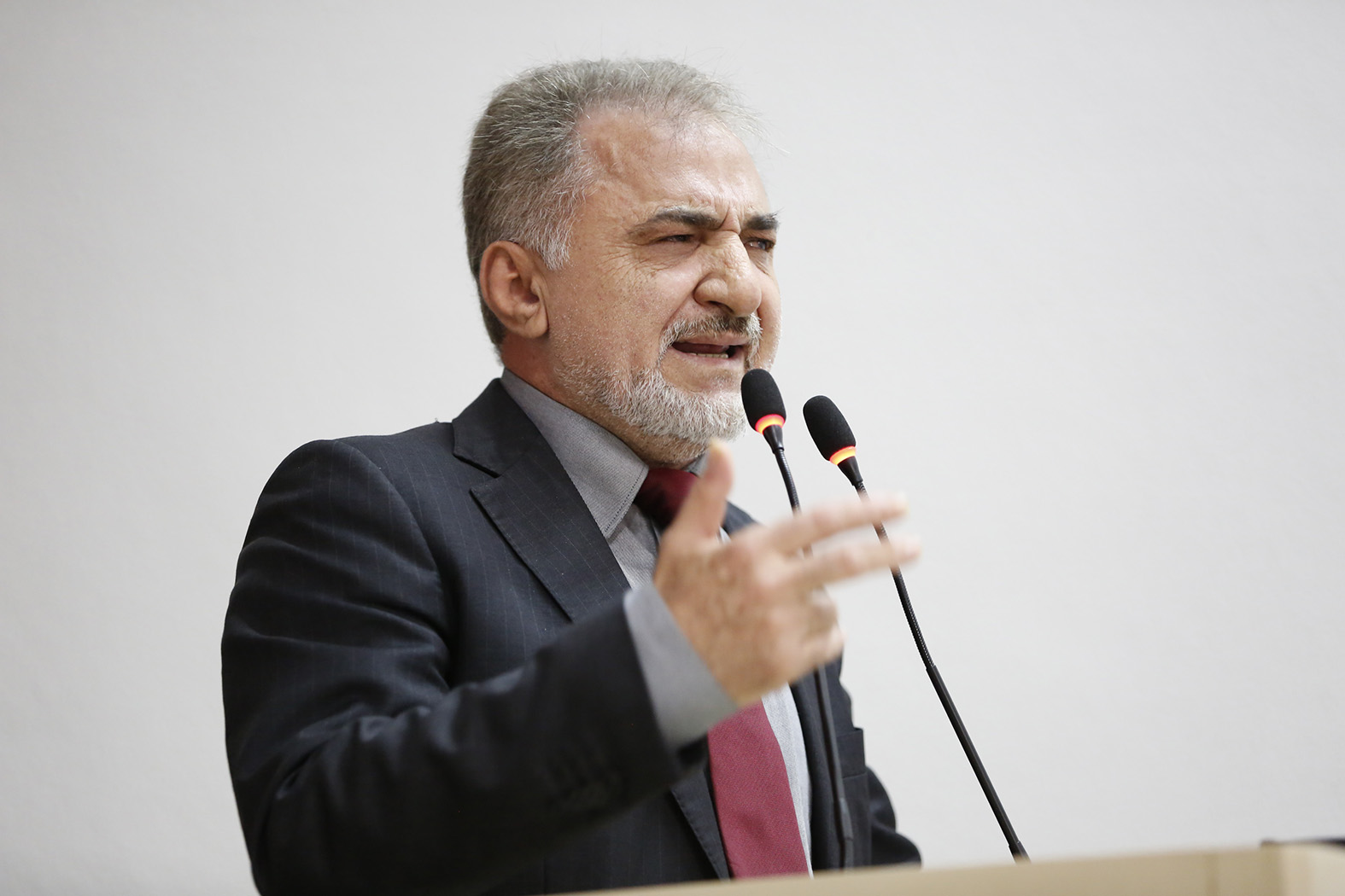 Hermínio Coelho se defende de acusações de chantagens ao defender trabalhadores da Educação