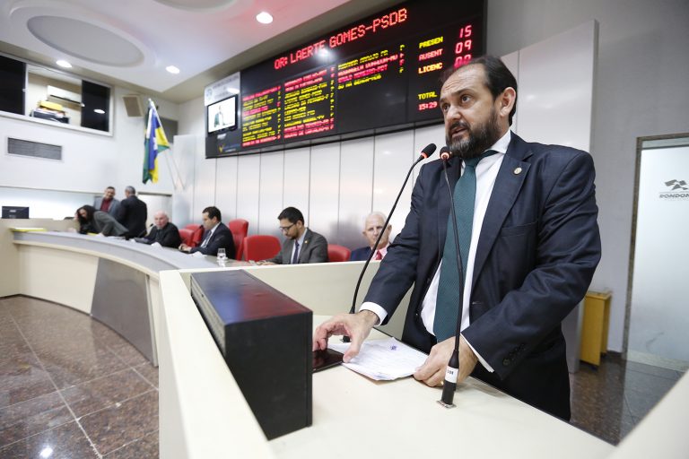 Laerte Gomes quer perícia na reforma do Aeroporto de Ji-Paraná José Coleto