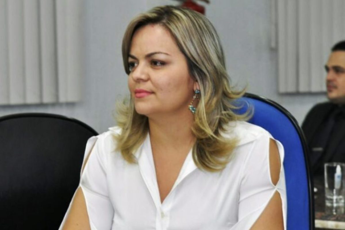RECONHECIMENTO - Vereadora Ada Dantas é parabenizada por ação na BR-364