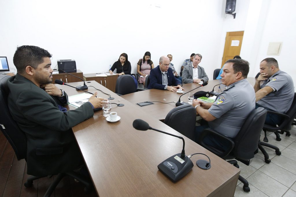 Troca de fardamento da Polícia Militar é debatida em audiência de Instrução Legislativa Troca de fardamento da Polícia Militar é debatida em audiência de Instrução Legislativa