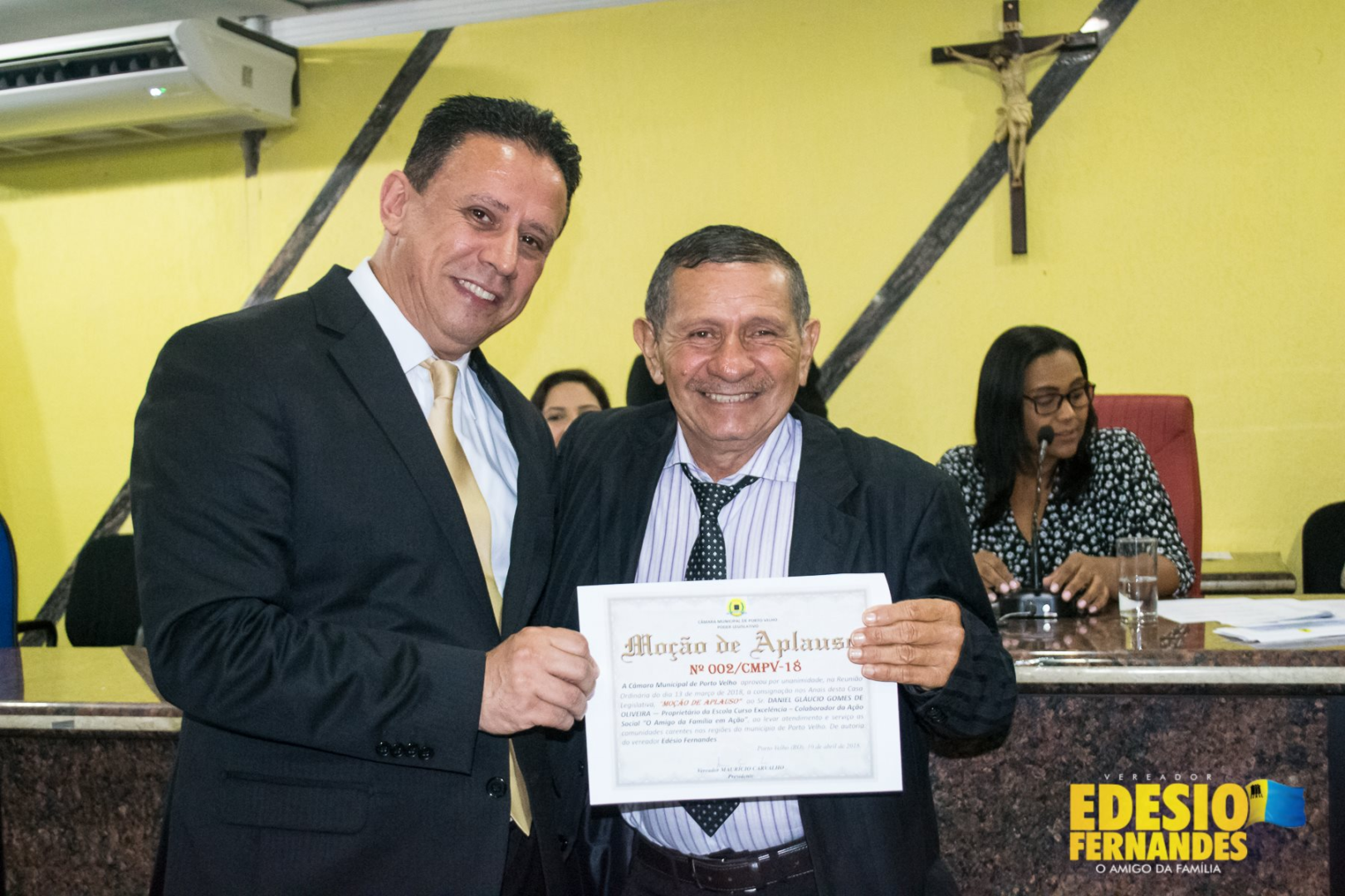 Edesio Fernandes promove moção de aplausos a voluntários de projeto social O amigo da família em ação