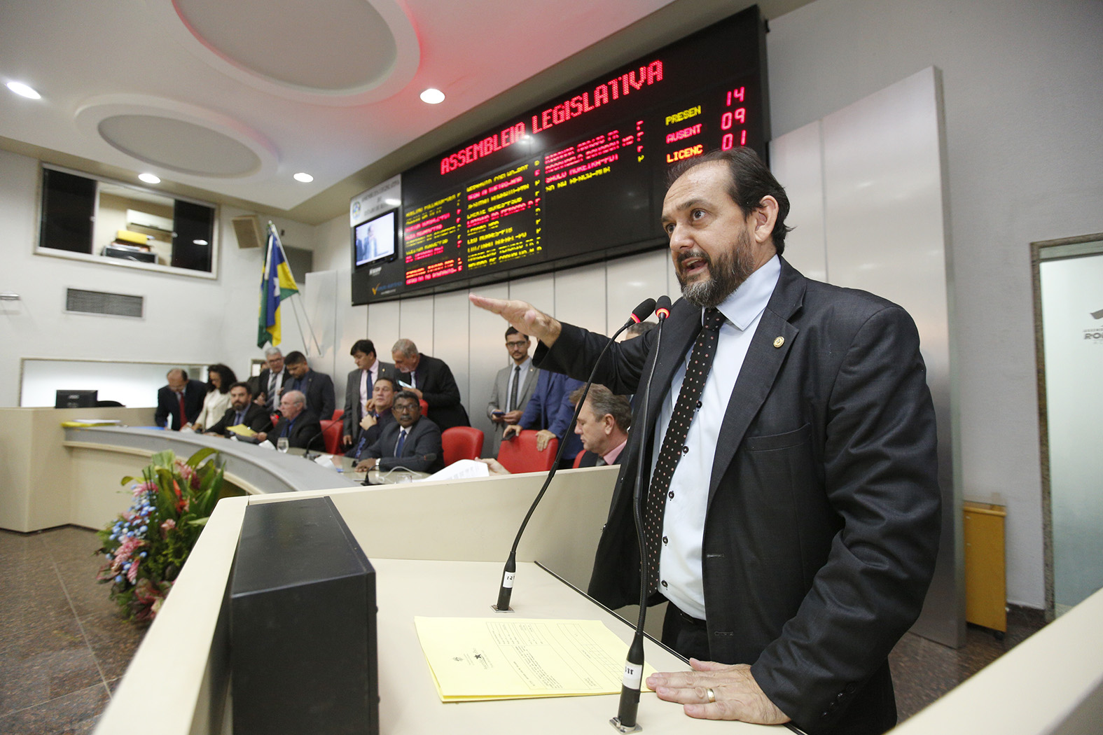 Laerte Gomes sugere parceria entre governo e prefeitura para recuperação de ruas em União Bandeirantes