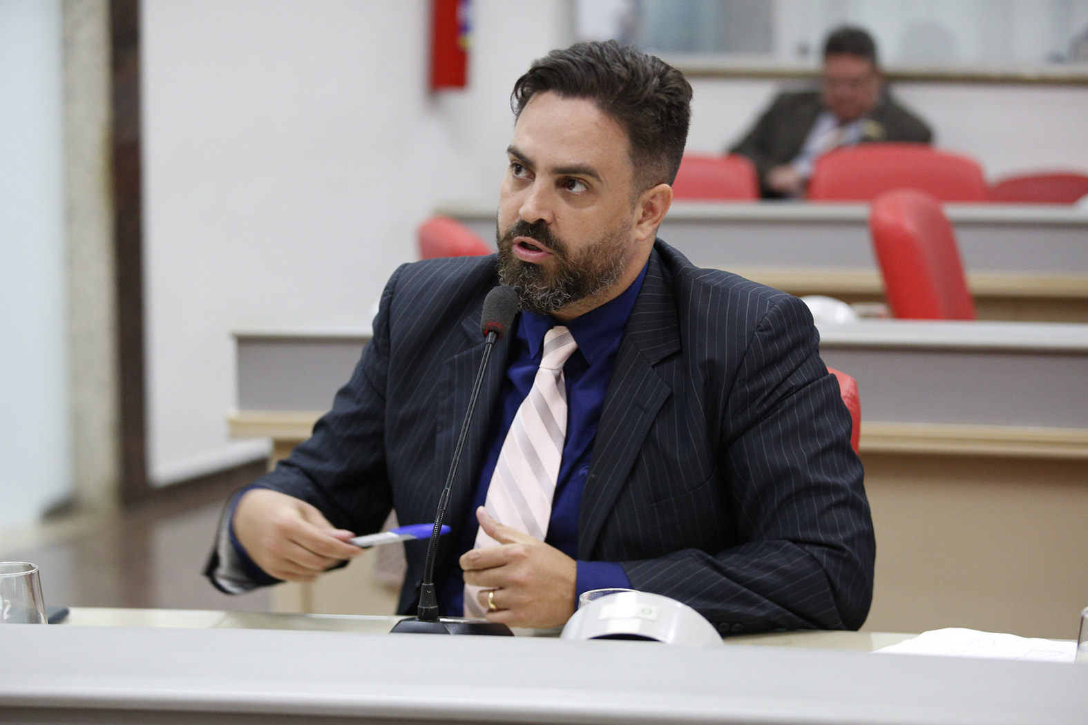 Léo Moraes indica doação de manilhas para Guajará-Mirim