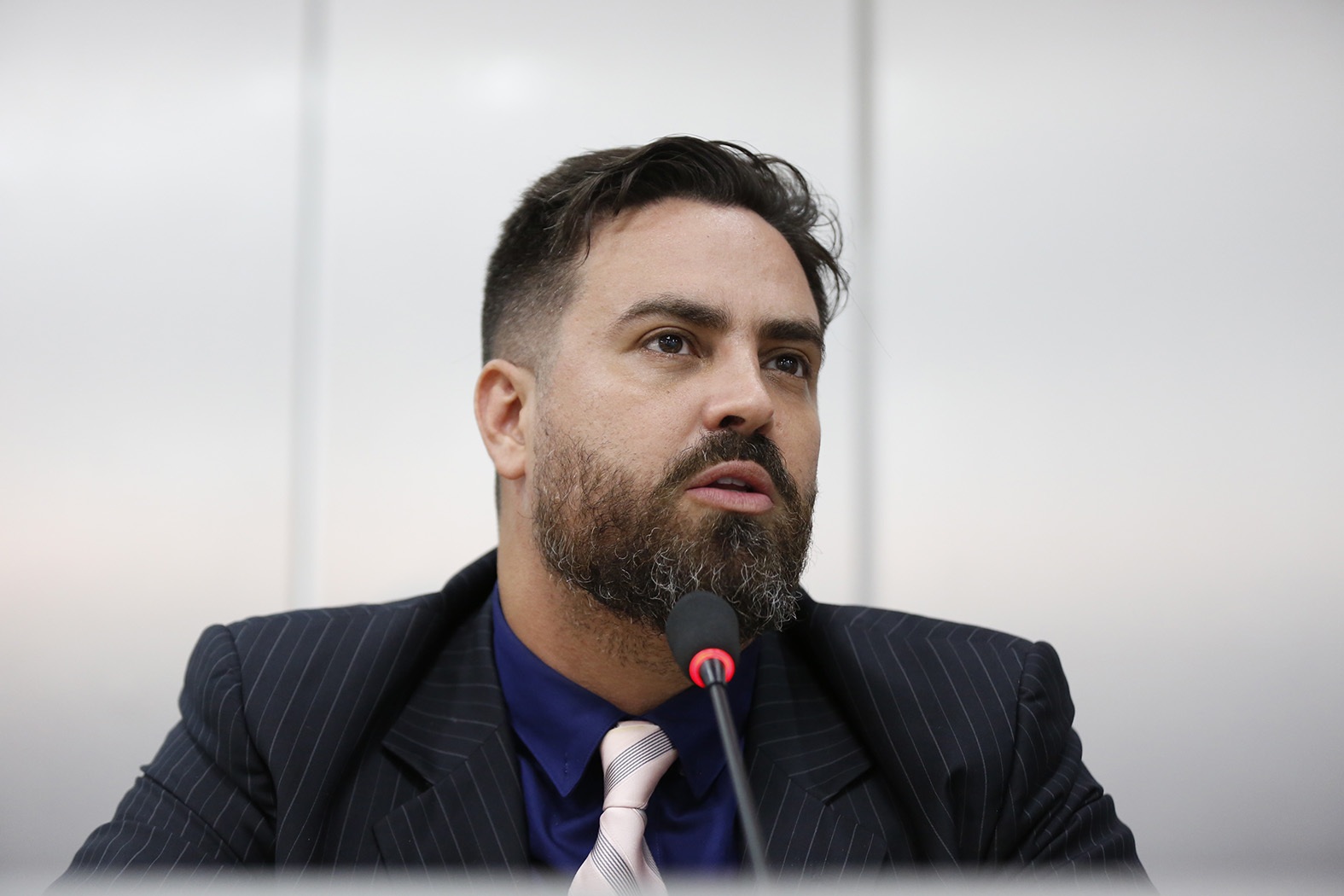 Léo Moraes requer Voto de Louvor a familiares de Maurício Calixto da Cruz