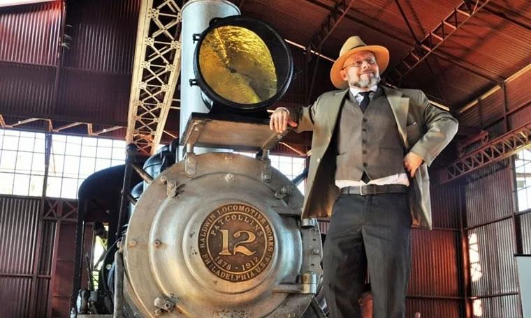 Professor Aleks Palitot aprova “Dia do Ferroviário”