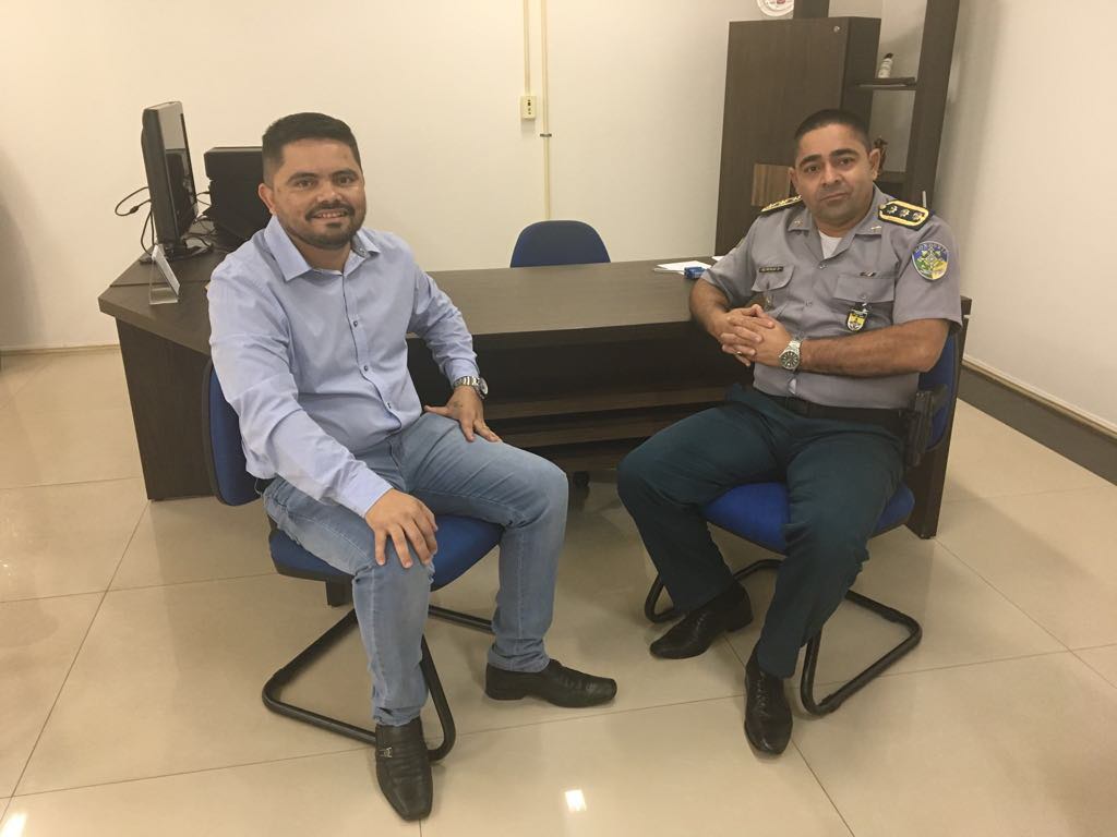 Deputado Jesuíno debate com Comando da PMRO sobre carteira funcional, fardamento e bebedouros