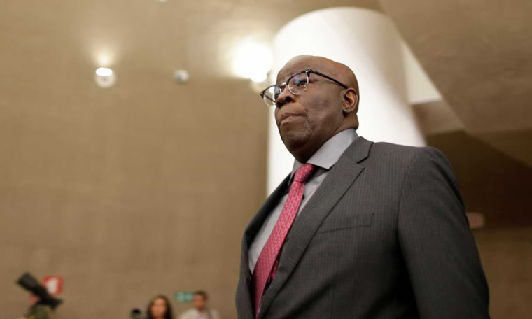 Joaquim Barbosa anuncia que não será candidato à presidência