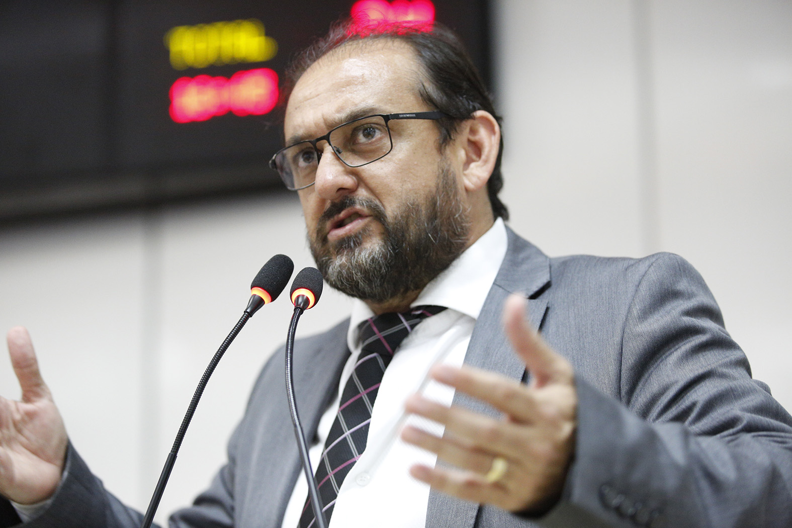 Laerte Gomes cobra providências para governo resolver falta de água em Mirante da Serra