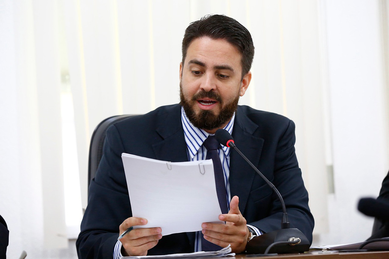 Léo Moraes anuncia publicação do edital do concurso da Assembleia