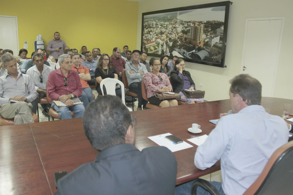 Prefeito consulta moradores de Jaci-Paraná sobre prioridades para investimento na região