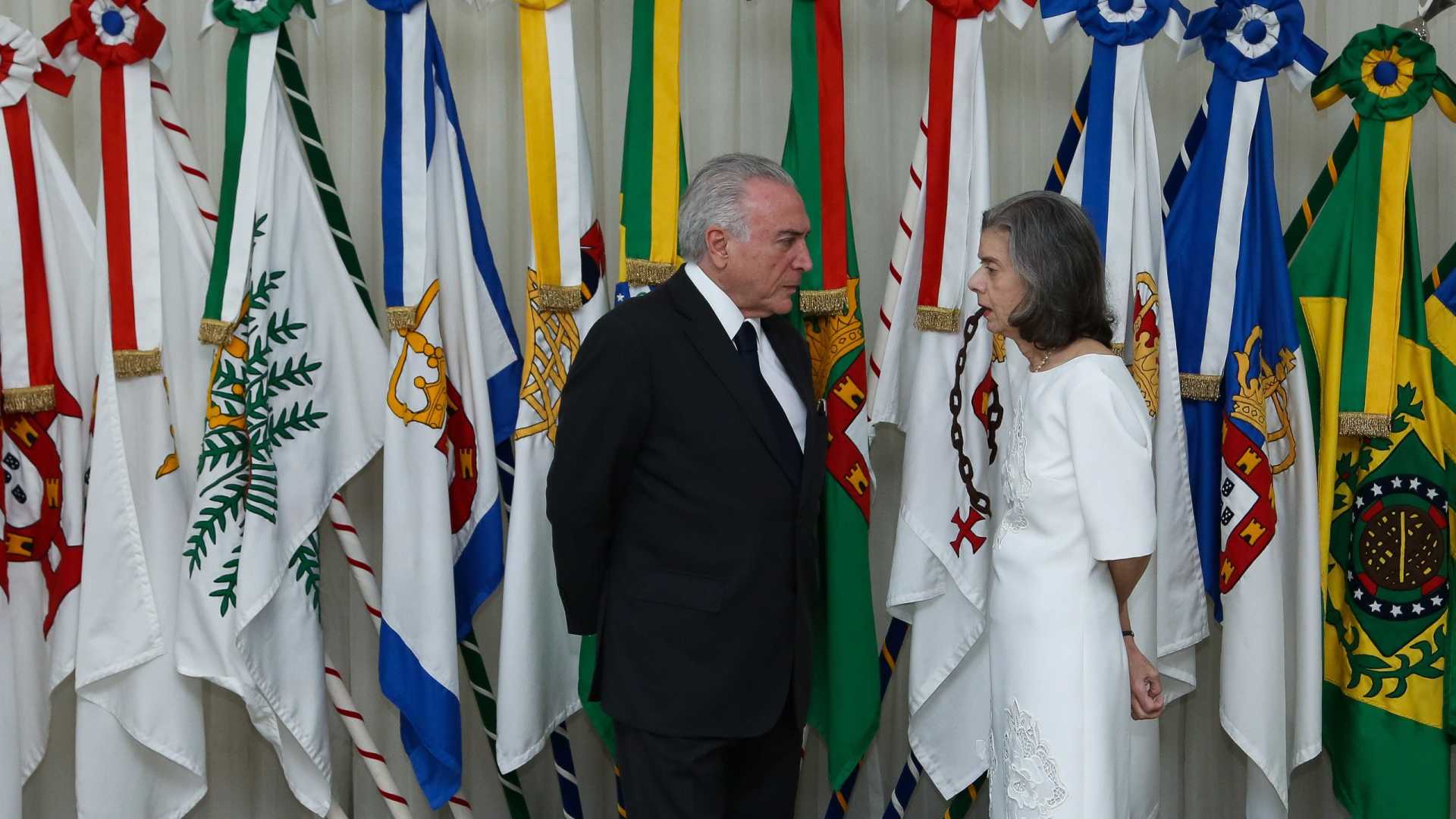 Temer viaja e Cármen Lúcia assume Presidência da República nesta terça