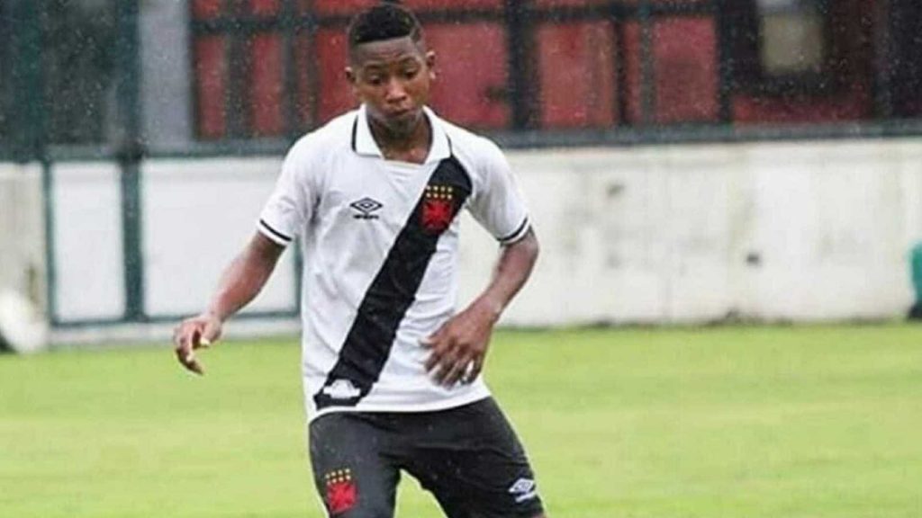 Morre jogador do Vasco de apenas 14 anos, vítima de câncer ósseo Morre jogador do Vasco de apenas 14 anos, vítima de câncer ósseo
