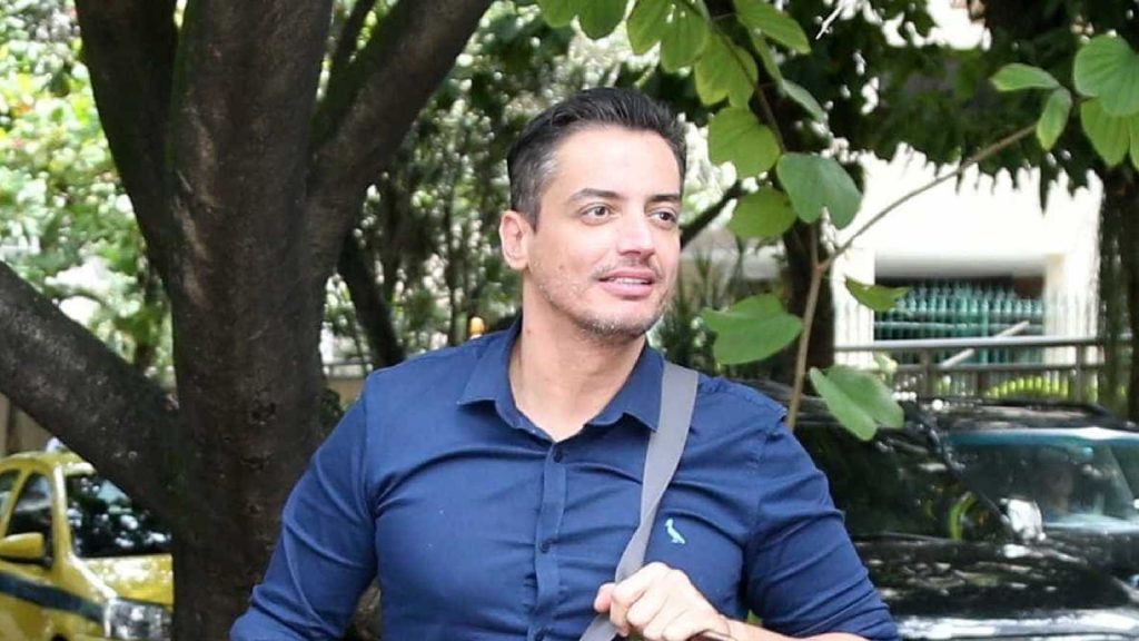 Léo Dias vai tratar vício em cocaína após ‘choque’ de Silvio Santos Léo Dias vai tratar vício em cocaína após ‘choque’ de Silvio Santos