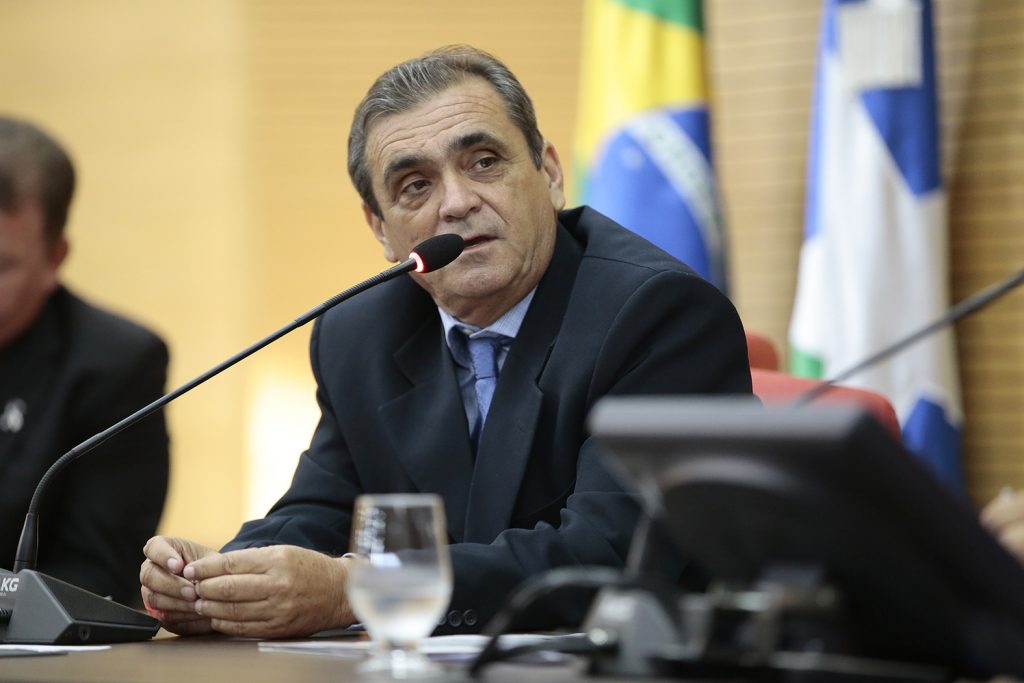 Chiquinho da Emater pede reforma geral do Cemetron Chiquinho da Emater pede reforma geral do Cemetron
