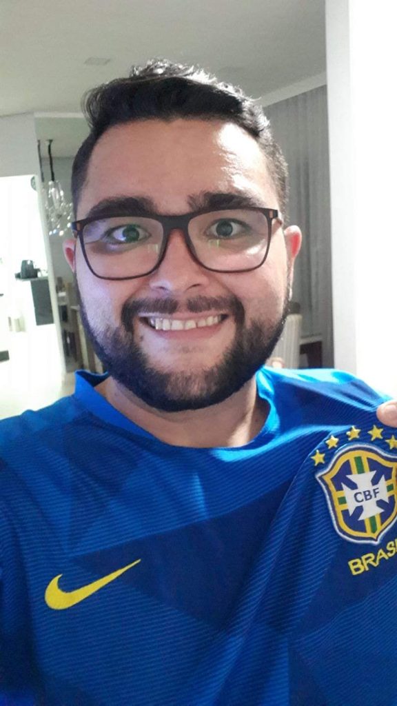 SOLIDARIEDADE – “Vakinha Virtual” arrecada fundos para ajudar jovem que está na UTI SOLIDARIEDADE – “Vakinha Virtual” arrecada fundos para ajudar jovem que está na UTI