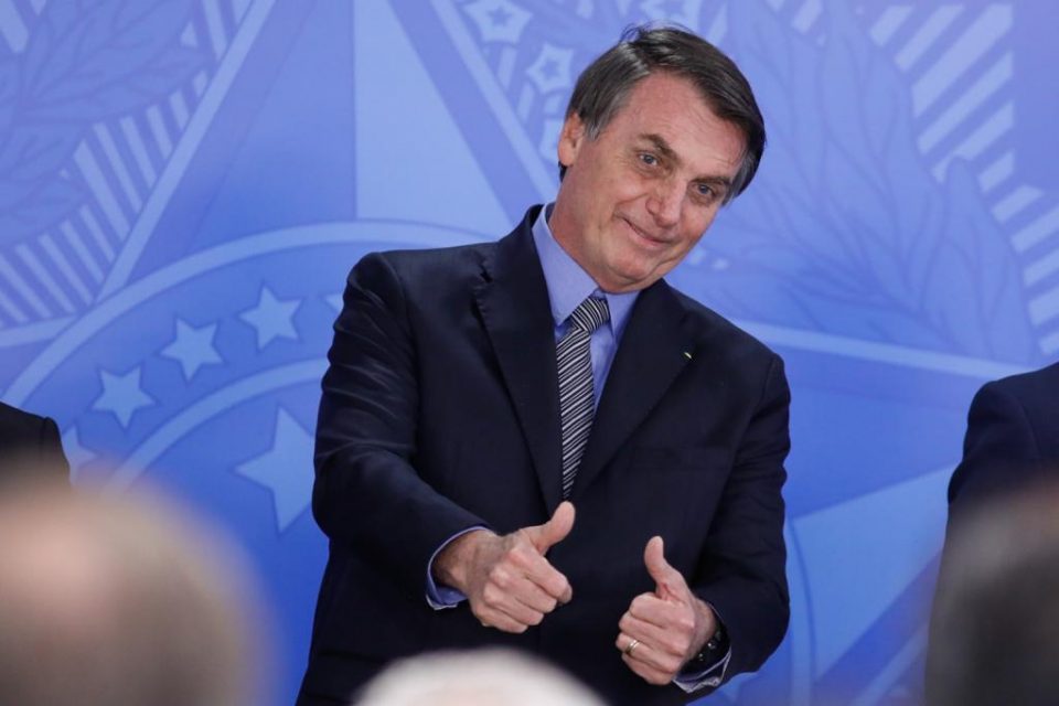 Bolsonaro nega fim da estabilidade a servidores: “Nunca discuti” Bolsonaro nega fim da estabilidade a servidores: “Nunca discuti”