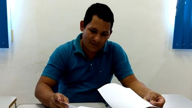 Vereador renuncia mandato e abre mão de salário de R$ 3 mil em RO Vereador renuncia mandato e abre mão de salário de R$ 3 mil em RO