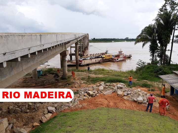 Balsa se choca com pilar de ponte no Rio Madeira e quase causa tragédia; confira vídeo Balsa se choca com pilar de ponte no Rio Madeira e quase causa tragédia; confira vídeo