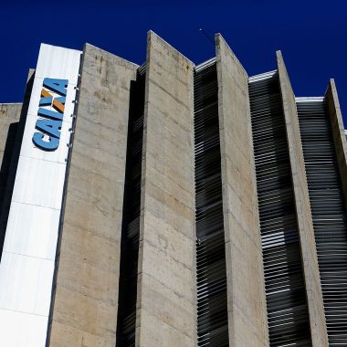 Caixa oferece carência de até 90 dias para vítimas de enchentes Caixa oferece carência de até 90 dias para vítimas de enchentes