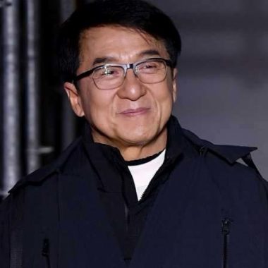 Jackie Chan oferece recompensa para quem descobrir cura para o coronavírus Jackie Chan oferece recompensa para quem descobrir cura para o coronavírus