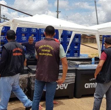 CARNAVAL 2020 – Ambulantes recebem licenças para trabalharem nos dias de folia CARNAVAL 2020 – Ambulantes recebem licenças para trabalharem nos dias de folia