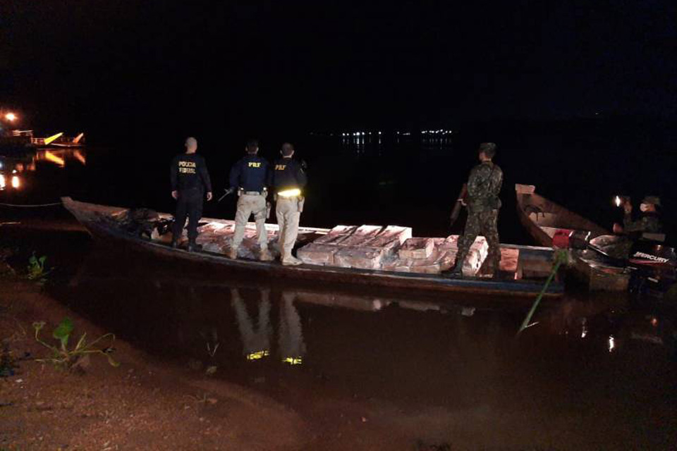 PF e Exrcito flagram rondonienses levando trs toneladas de carne de frango ilegalmente para a Bolvia