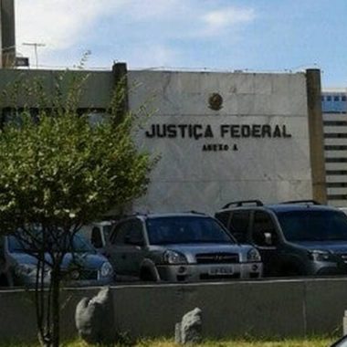 Juiz federal bloqueia fundo partidário e autoriza uso no combate ao coronavírus Juiz federal bloqueia fundo partidário e autoriza uso no combate ao coronavírus