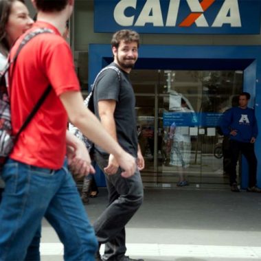 SERVIÇOS ESSENCIAIS – Agências da Caixa funcionam hoje até às 12h SERVIÇOS ESSENCIAIS – Agências da Caixa funcionam hoje até às 12h