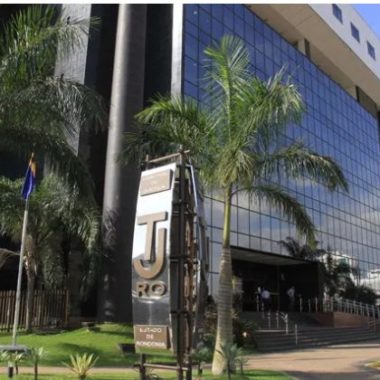 TJ mantém condenação a médico que cobrou por cirurgia realizada em hospital público TJ mantém condenação a médico que cobrou por cirurgia realizada em hospital público