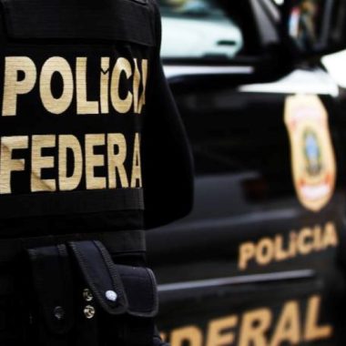 Ex-deputado é preso pela polícia federal em operação contra fraudes em contratos Ex-deputado é preso pela polícia federal em operação contra fraudes em contratos