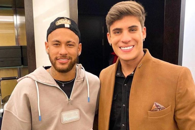 NA TRANCA - MP recebe pedido de prisão de Neymar e os "parças" por crime de homofobia após áudio vazado contra padastro de 23 anos 1 NA TRANCA - MP recebe pedido de prisão de Neymar e os "parças" por crime de homofobia após áudio vazado contra padastro de 23 anos