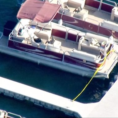 Atriz desaparece após passeio de barco com filho de 4 anos Atriz desaparece após passeio de barco com filho de 4 anos