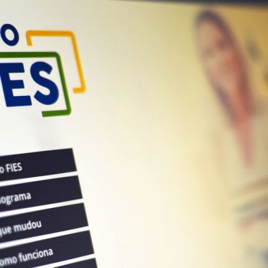 Governo regulamenta renegociação de dívidas com o Fies Governo regulamenta renegociação de dívidas com o Fies