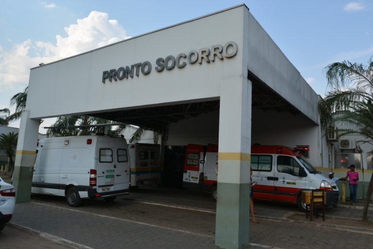 Homem ataca suposto amante da mulher a facada na zona Leste 19 Homem ataca suposto amante da mulher a facada na zona Leste