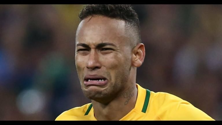 Machucado, Neymar está fora da Seleção Brasileira, afirma a Confederação Brasileira de Futebol 15 Machucado, Neymar está fora da Seleção Brasileira, afirma a Confederação Brasileira de Futebol