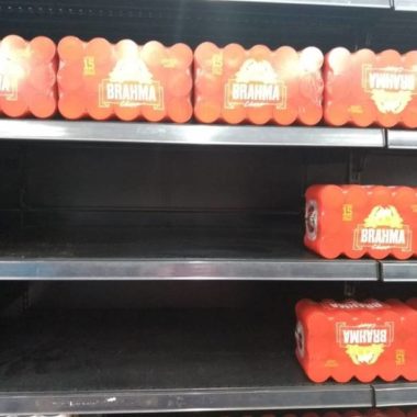Em Rondônia começa a faltar cervejas e produto pode subir de preço, “azedando” festas de fim de ano Em Rondônia começa a faltar cervejas e produto pode subir de preço, “azedando” festas de fim de ano