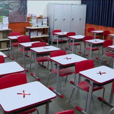 Governo publica decreto que permite volta às aulas a partir de 16 de novembro Governo publica decreto que permite volta às aulas a partir de 16 de novembro